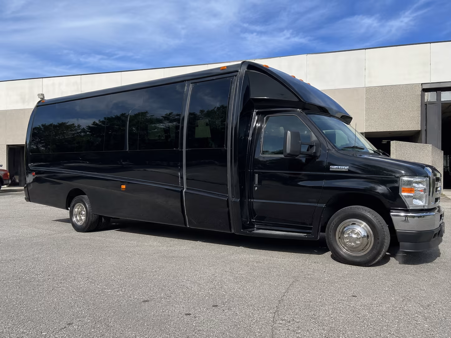 book a bus for your next airport transfer 1